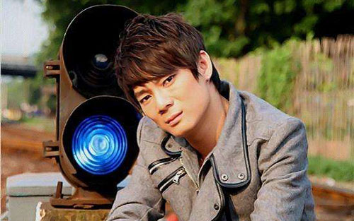 分手后的邂逅吉他谱 D调六线谱_扫弦版_六哲