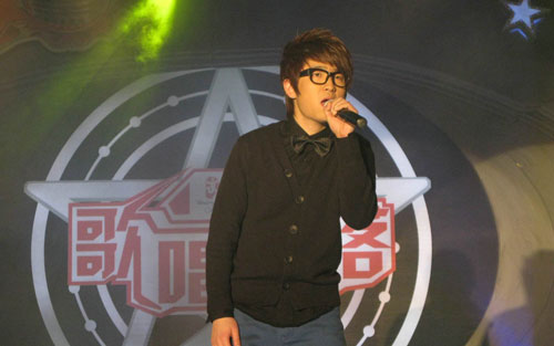 香烟爱上火柴吉他谱 C调和弦谱_音乐之家编配_张政