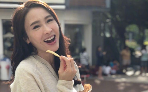 围屋一家亲吉他谱 C调六线谱_扫弦版编配_范依玲