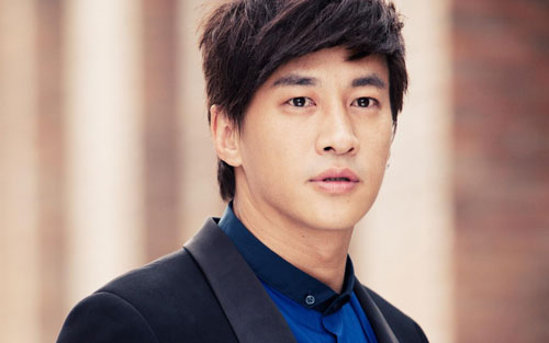 我记得我爱过吉他谱 C调六线谱_简单版_何润东