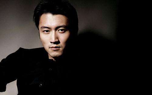 游乐场吉他谱 F调六线谱_音乐之家编配_谢霆锋