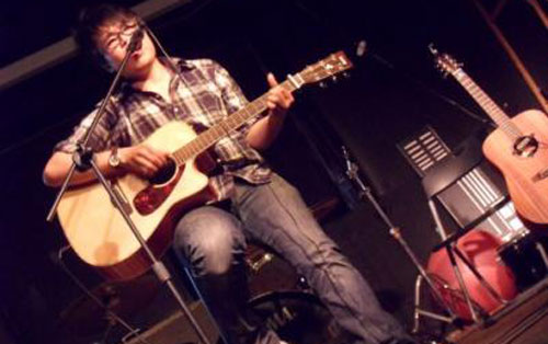 让我为你唱一首安静的歌吉他谱 A调_吉他小酒馆编配_苏遇