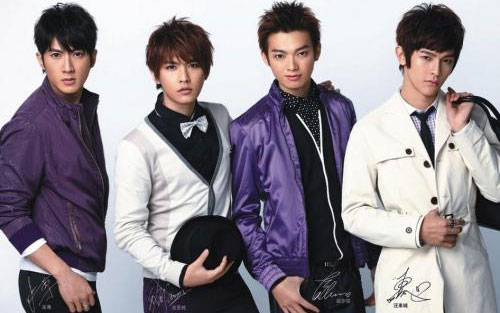 不会爱吉他谱 F调和弦谱_简单版_飞轮海