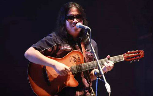 不会说话的爱情吉他谱 F调简单版_下一曲编配_周云蓬