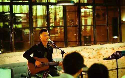 南墙已撞，故事已忘吉他谱 G调精选版_深蓝雨吉他编配_林启得