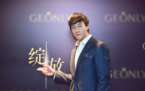 黑色翅膀吉他谱 C调六线谱_阿潘音乐工场编配_何润东