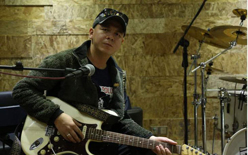 忘了他吉他谱 C调六线谱_吉他社编配_帕尔哈提