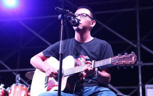 好多多的云吉他谱 C调六线谱_最新吉他谱编配_崔跃文