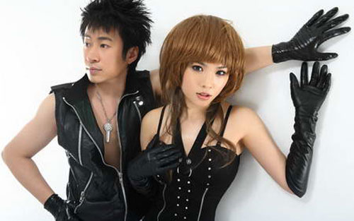 qq爱吉他谱 B调扫弦版_阿潘音乐工场编配_s翼乐团