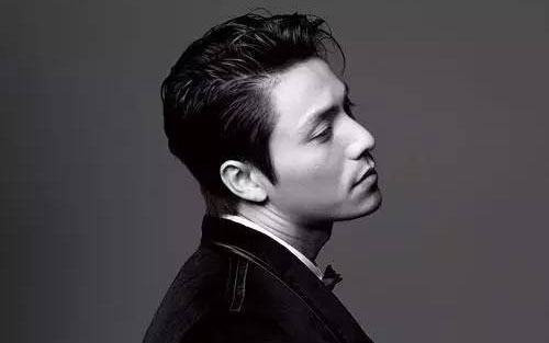 月半弯吉他谱 F调六线谱_阿潘音乐工场编配_陈坤