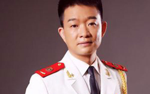 当你的秀发拂过我的钢枪吉他谱 E调高清版_纵玩乐器编配_小曾