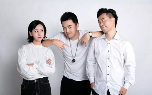 《小嫦娥》尤克里里谱弹唱版 C调简单版_歌芮拉尤克里里编配_安子与九妹