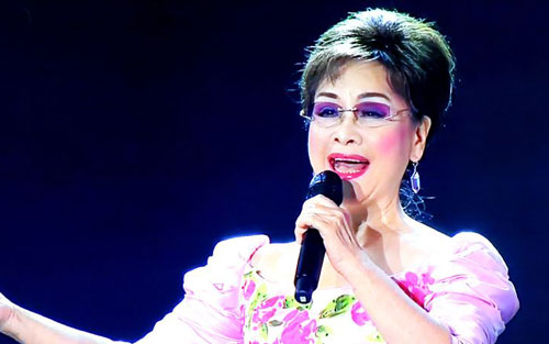 《我和我的祖国》弹唱版 C调六线谱_闲识音学社编配_李谷一