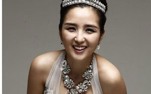 《小永远》尤克里里谱弹唱版 E调附前奏_vlola编配_何洁