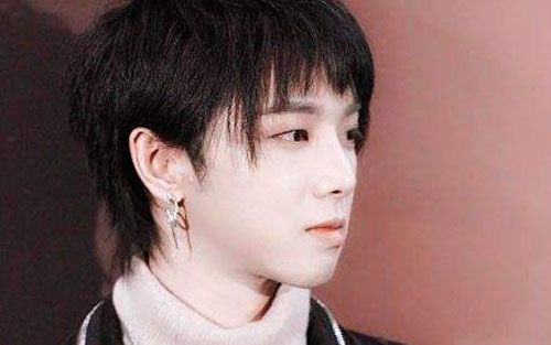 《烟火里的尘埃》尤克里里谱弹唱版 F调六线谱_闲识音学社编配_华晨宇