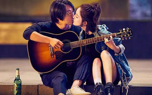 《塑料袋》尤克里里谱弹唱版 A调和弦谱_音乐之家编配_缝纫机乐队