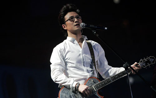 《像梦一样自由》尤克里里谱弹唱版 E调扫弦版_大黄尤克里里编配_汪峰