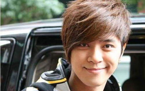 《爱转角》尤克里里谱弹唱版 G调六线谱_简单版_罗志祥