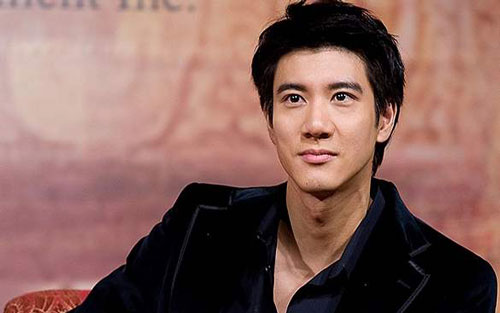 《飘向北方》尤克里里谱弹唱版 A调精选版_音乐之家编配_王力宏