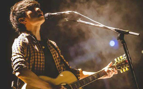 《成都》尤克里里谱弹唱版 C调附前奏_尤克里里中国网编配_赵雷