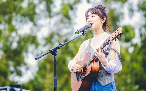 《只道寻常》尤克里里谱弹唱版 C调附前奏_一树一花编配_谢春花