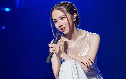 《倒数》尤克里里谱弹唱版 F调六线谱_小小凤工作室编配_邓紫棋