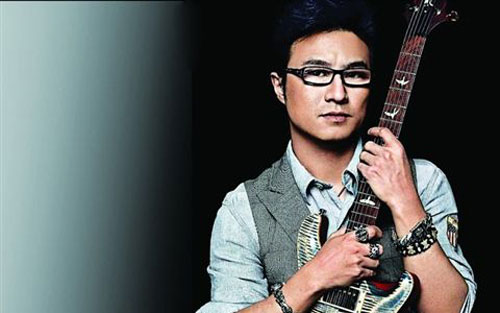 《哭泣的拳头》尤克里里谱弹唱版 E调男生版_音乐之家编配_汪峰