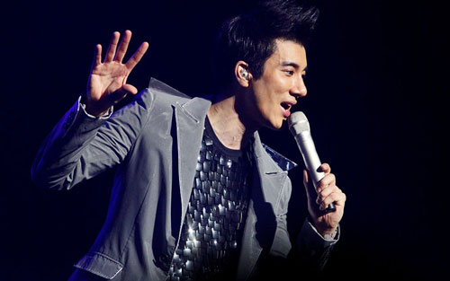 《can you feel my world》尤克里里谱弹唱版 E调男生版_大黄尤克里里编配_王力宏