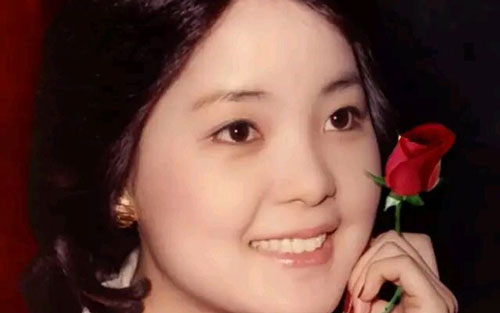 《漫步人生路》尤克里里谱弹唱版 C调简单版_音乐之家编配_邓丽君