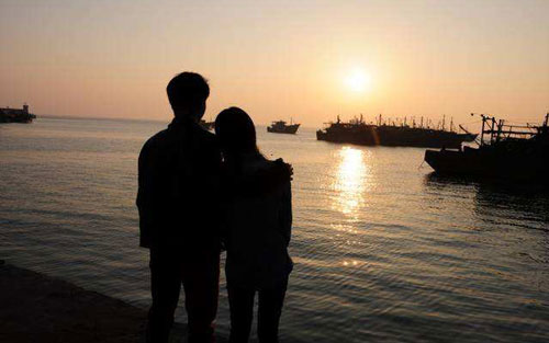 《坐在巷口的那对男女》尤克里里谱弹唱版 F调男生版_桃子鱼仔ukulele编配_自然