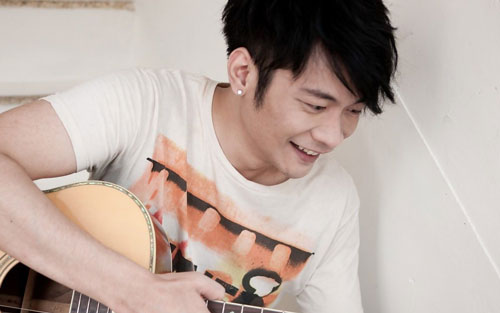 《25岁》尤克里里谱弹唱版 C调扫弦版_大黄尤克里里编配_黄玠