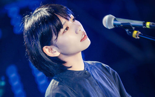 《恋爱的犀牛》尤克里里谱弹唱版 F调和弦谱_附前奏_房东的猫