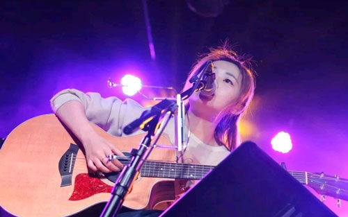 《去问猫耳朵》尤克里里谱弹唱版 A调女生版_桃子鱼仔ukulele编配_花粥