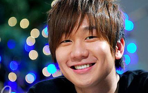 《背对背拥抱》尤克里里谱弹唱版 C调和弦谱_闲识音学社编配_林俊杰