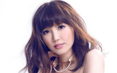 《越难越爱》尤克里里谱弹唱版 D调附前奏_音乐之家编配_吴若希