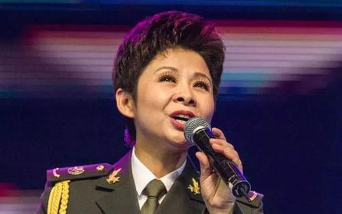 《大海啊，故乡》尤克里里谱弹唱版 F调女生版_趣弹音乐编配_董文华