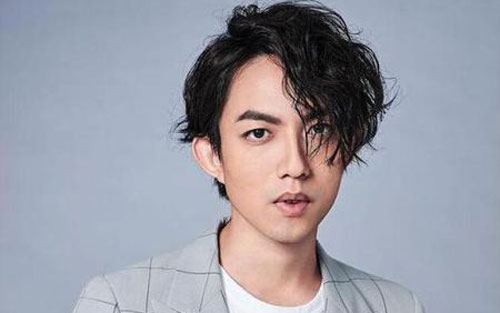 《致姗姗来迟的你》尤克里里谱弹唱版 A调和弦谱_音乐地带编配_林宥嘉