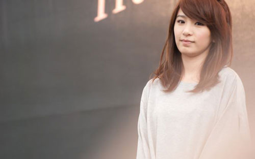 《魔鬼中的天使》尤克里里谱弹唱版 F调附前奏_小小凤工作室编配_田馥甄