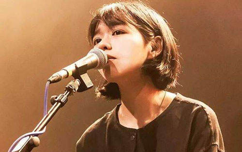 《这是你想要的生活吗》尤克里里谱弹唱版 C调附前奏_趣弹音乐编配_房东的猫