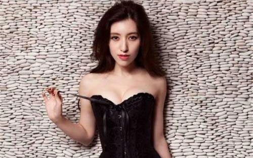 《靠近一点点》尤克里里谱吉他谱 C调扫弦版_闲识音学社编配_梁心颐