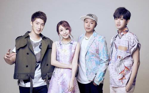 《香草吧噗》尤克里里谱弹唱版 F调男生版_趣弹音乐编配_南拳妈妈