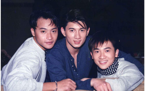 《红蜻蜓》尤克里里谱弹唱版 G调和弦谱_扫弦版_小虎队