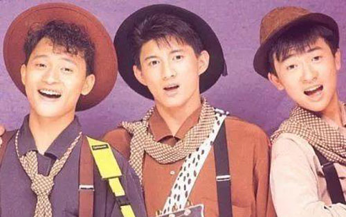 《放心去飞》尤克里里谱弹唱版 F调和弦谱_大黄尤克里里编配_小虎队