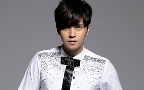 《爱转角》尤克里里谱弹唱版 G调高清版_趣弹音乐编配_罗志祥