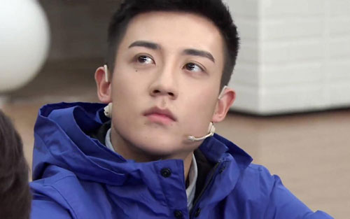 《好像掉进爱情海里》尤克里里谱弹唱版 原调六线谱_精选版_谷嘉诚