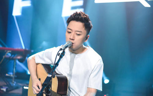 《路远》尤克里里谱弹唱版 F调男生版_大黄尤克里里编配_张磊