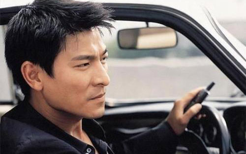 《黑蝙蝠中队》尤克里里谱弹唱版 E调精选版_音乐之家编配_刘德华