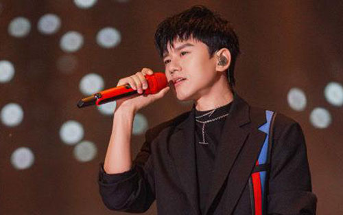 《只要平凡》尤克里里谱指弹版 F调六线谱_pillow.u编配_张杰