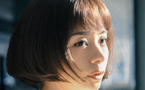 《岁月神偷》尤克里里谱弹唱版 原调六线谱_女生版_金玟岐