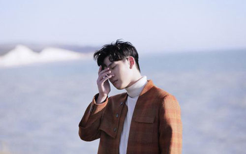 《永不失联的爱》尤克里里谱弹唱版 F调和弦谱_歌芮拉尤克里里编配_周兴哲